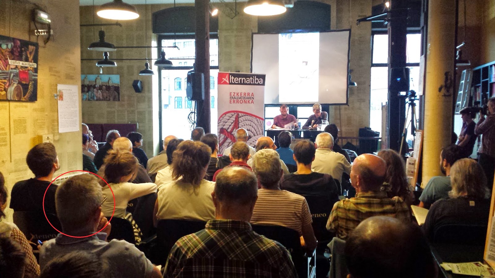 charla sobre el TTIP dada por Tom Kurchaz y Oscar Matutes en Bilbao